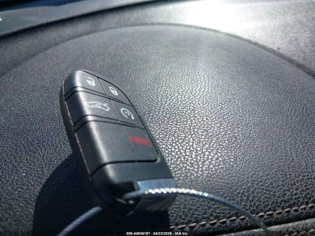 2019 CHRYSLER 300 LIMITED 11