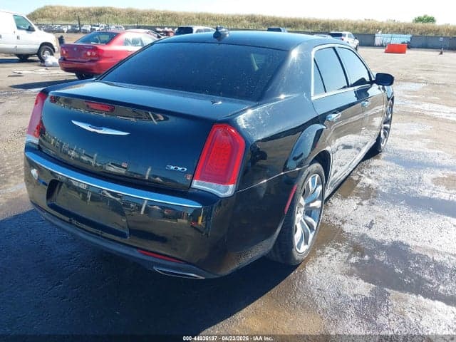 2019 CHRYSLER 300 LIMITED 4