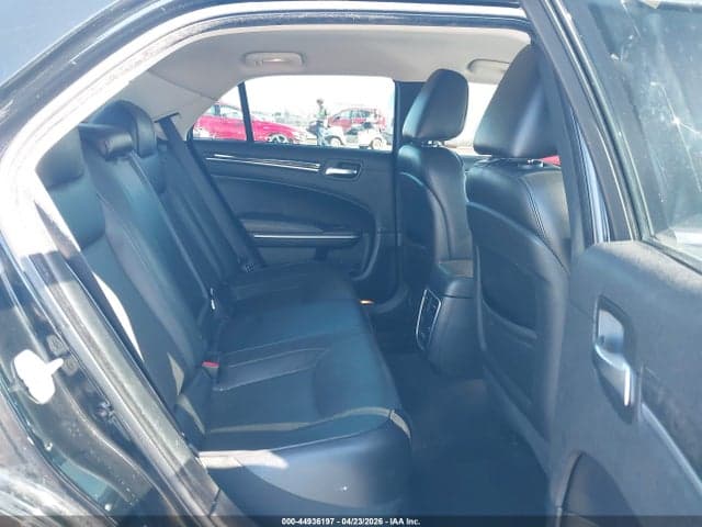 2019 CHRYSLER 300 LIMITED 8