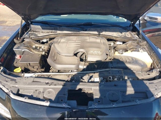 2019 CHRYSLER 300 LIMITED 10