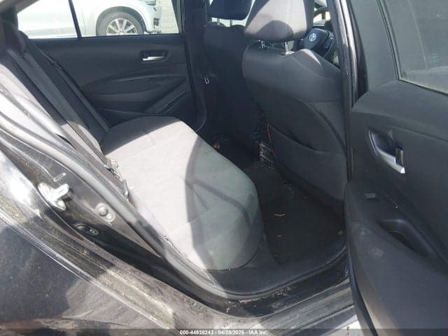 2021 TOYOTA COROLLA LE 8