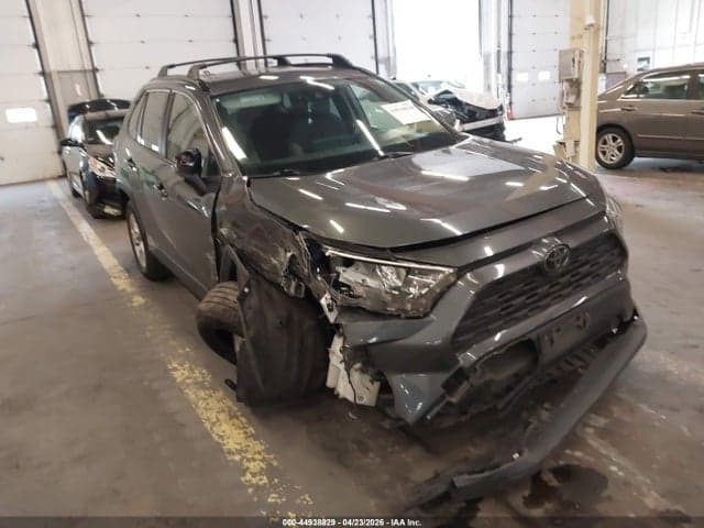 2019 TOYOTA RAV4 XLE 1