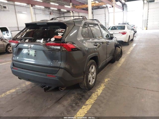 2019 TOYOTA RAV4 XLE 4