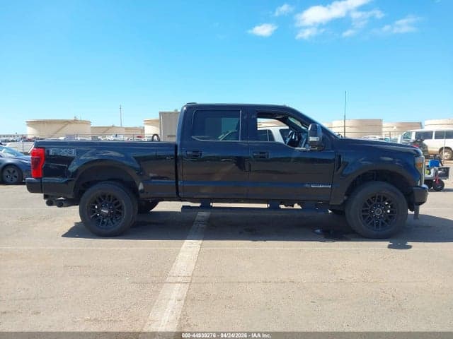 2022 FORD F-250 LARIAT 14