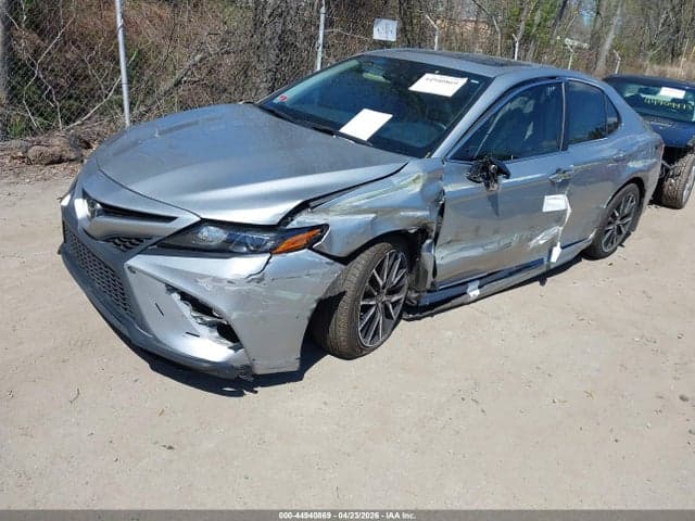 2022 TOYOTA CAMRY SE AWD 2