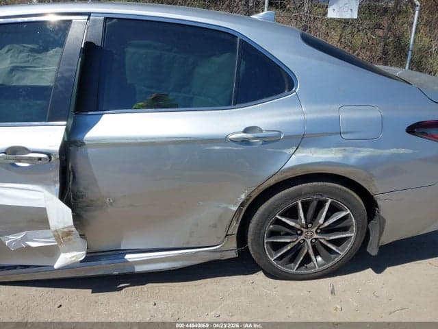 2022 TOYOTA CAMRY SE AWD 18