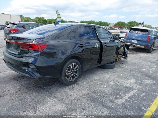 2023 KIA FORTE LXS 4