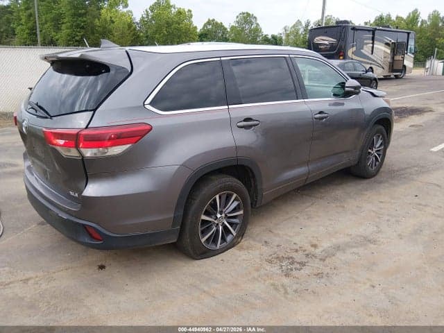 2017 TOYOTA HIGHLANDER XLE 4