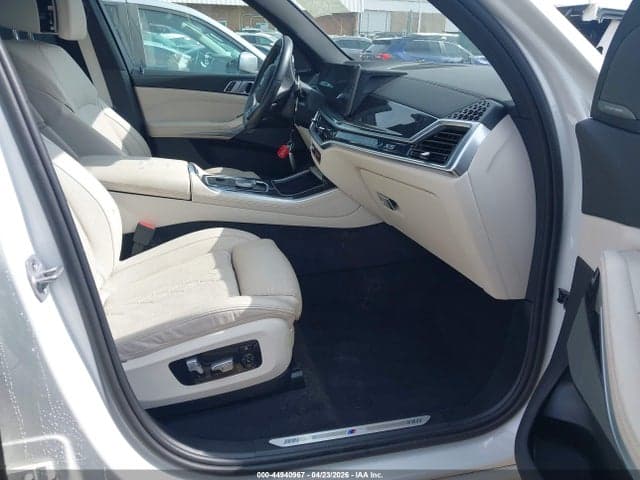 2025 BMW X5 XDRIVE40I 5