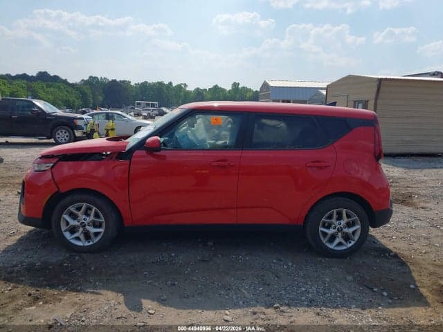 2022 KIA SOUL S 13