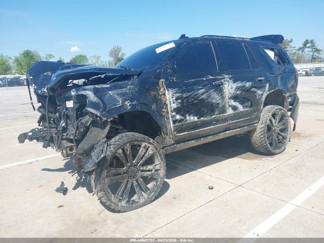 2021 GMC YUKON 4WD DENALI 2