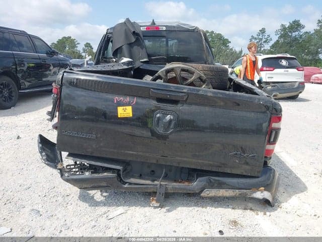 2019 RAM 1500 LARAMIE 4X4 5'7 BOX 16