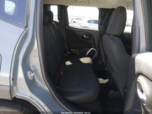 2018 JEEP RENEGADE LATITUDE 4X4 8