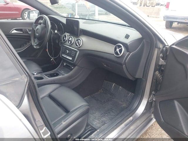 2018 MERCEDES-BENZ CLA 250 5