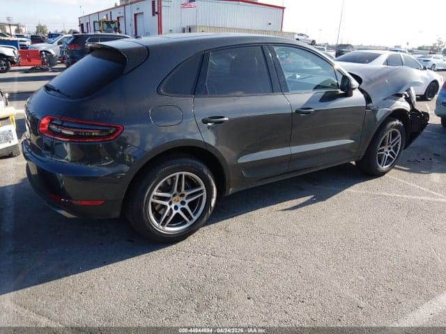 2017 PORSCHE MACAN 4