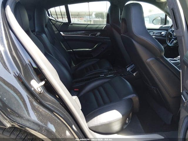 2013 PORSCHE PANAMERA TURBO 8