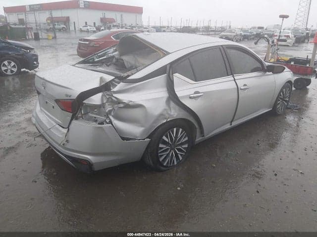2024 NISSAN ALTIMA SV FWD 4