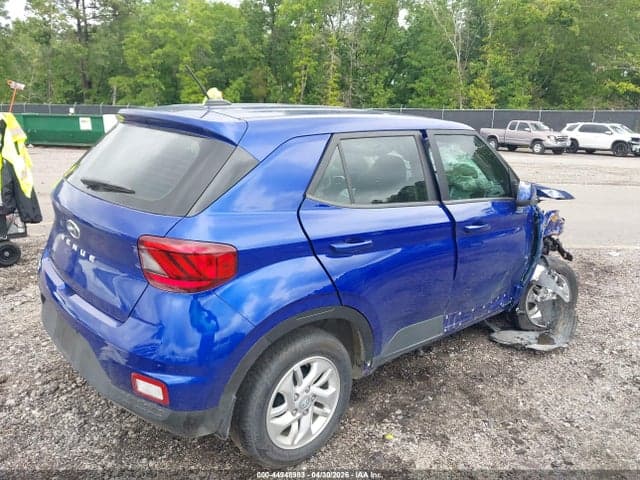 2025 HYUNDAI VENUE SE 4
