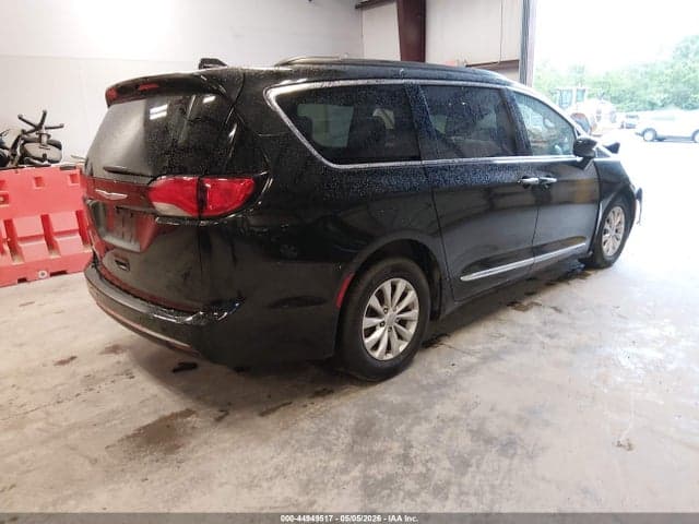 2017 CHRYSLER PACIFICA TOURING-L 4