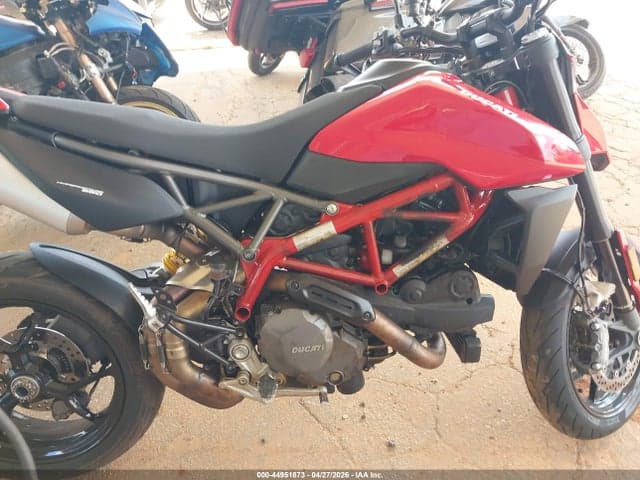2025 DUCATI HYPERMOTARD 950/950 SP 8