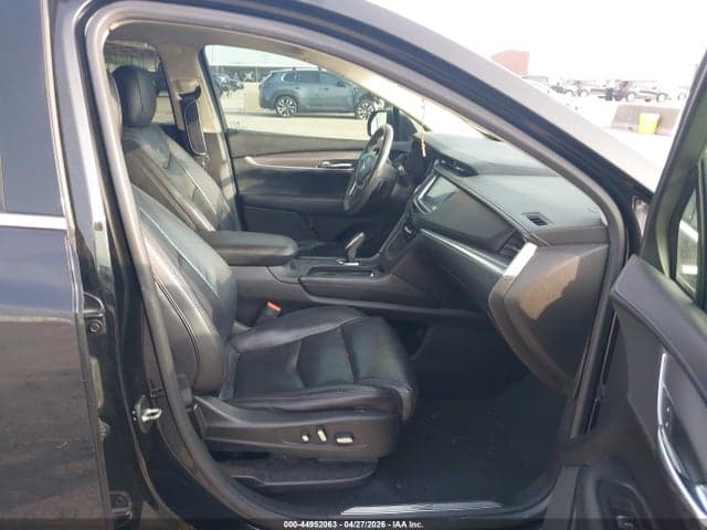 2017 CADILLAC XT5 LUXURY 5
