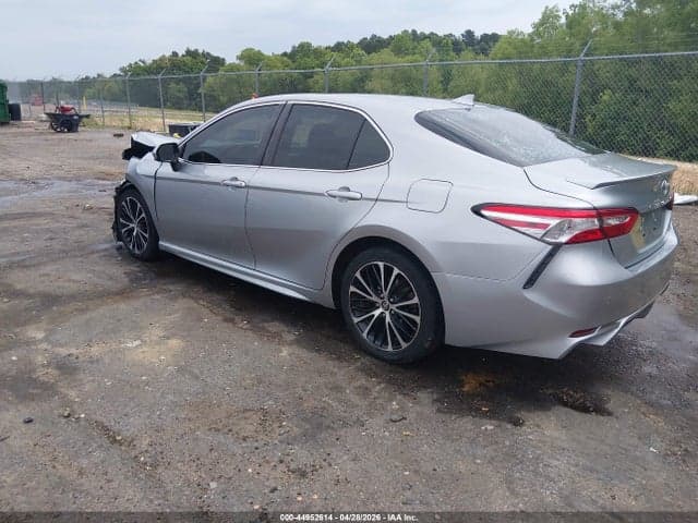2020 TOYOTA CAMRY SE 3