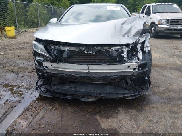 2020 TOYOTA CAMRY SE 6