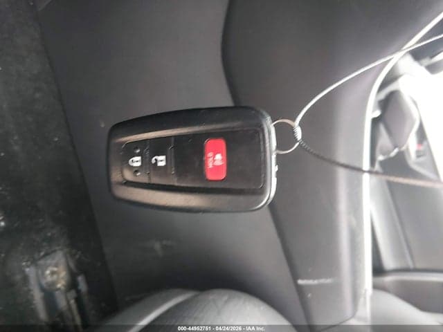 2021 TOYOTA RAV4 XLE 11