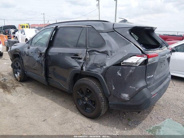 2021 TOYOTA RAV4 XLE 3
