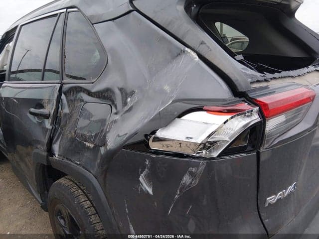 2021 TOYOTA RAV4 XLE 6