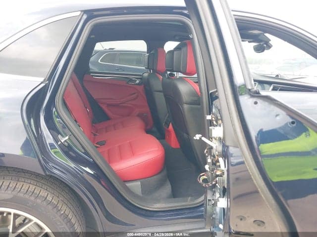 2017 PORSCHE MACAN S 8