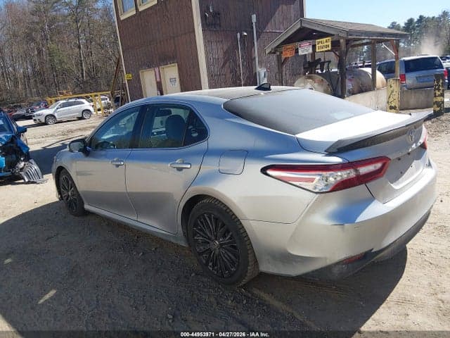2020 TOYOTA CAMRY XLE 3