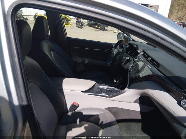 2020 TOYOTA CAMRY XLE 5