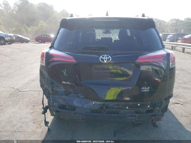 2018 TOYOTA RAV4 XLE 16