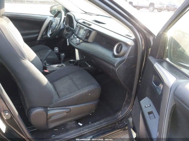 2018 TOYOTA RAV4 XLE 5