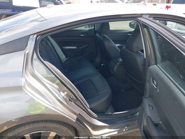 2022 NISSAN ALTIMA SR FWD 8