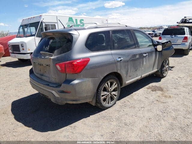 2017 NISSAN PATHFINDER PLATINUM 4