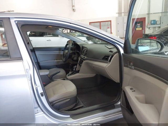 2017 HYUNDAI ELANTRA SE 5