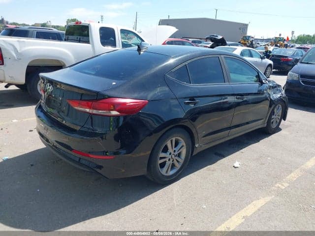 2017 HYUNDAI ELANTRA SE 4