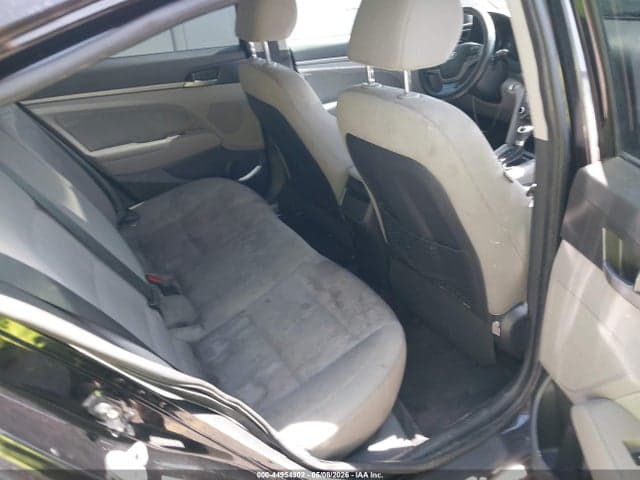 2017 HYUNDAI ELANTRA SE 8