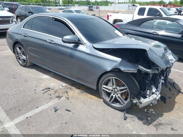 2019 MERCEDES-BENZ E 300 1