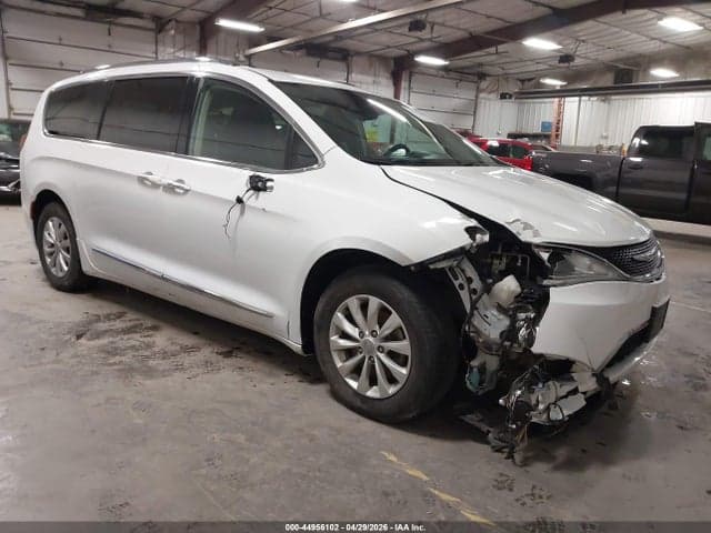 2018 CHRYSLER PACIFICA TOURING L 1