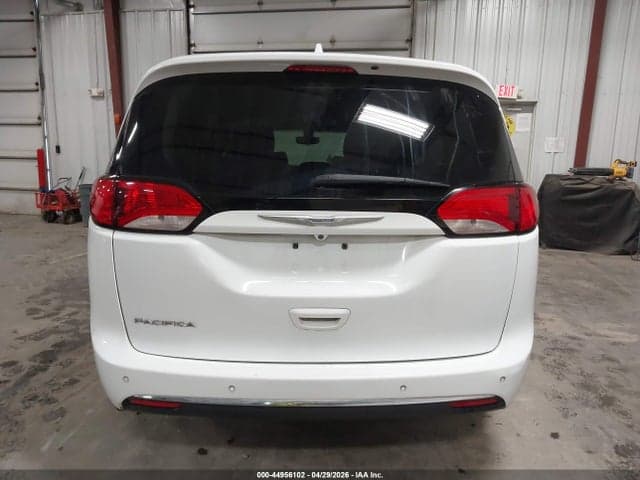 2018 CHRYSLER PACIFICA TOURING L 16