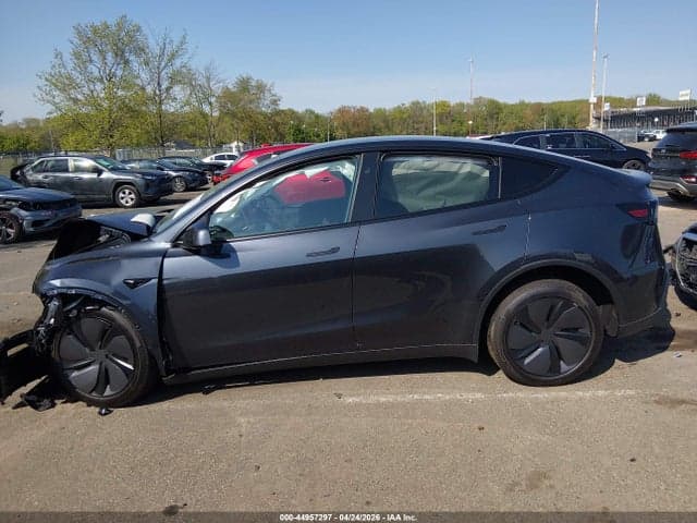 2026 TESLA MODEL Y 13