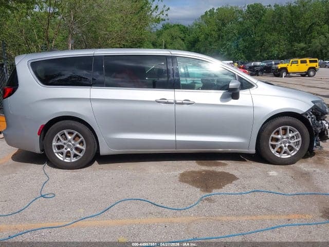 2022 CHRYSLER VOYAGER LX 14