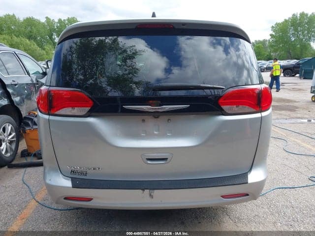 2022 CHRYSLER VOYAGER LX 17