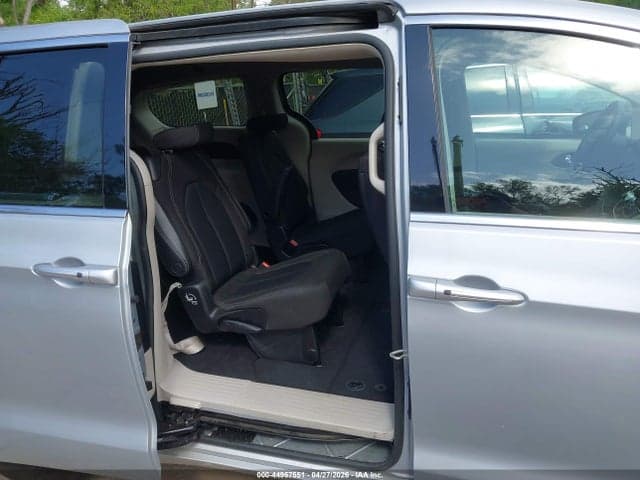 2022 CHRYSLER VOYAGER LX 8