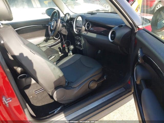2011 MINI COOPER 5