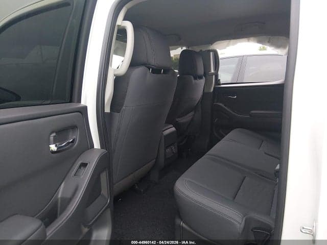 2024 NISSAN FRONTIER SV 4X4 8