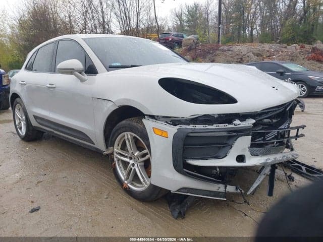 2022 PORSCHE MACAN 1
